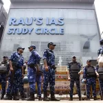 दिल्ली आईएएस कोचिंग हादसा: एमसीडी ने अवैध ढांचे को गिराने के लिए ‘बुलडोजर कार्रवाई’ शुरू की