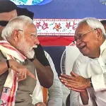 क्रिकेट के उभरते सितारे वैभव सूर्यवंशी ने पीएम मोदी के छुए पैर, बिहार एयरपोर्ट पर भावुक लम्हा!