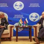 दिल्ली-एनसीआर में बारिश का हंगामा: राजधानी थमी, गाज़ियाबाद में ‘येलो अलर्ट’